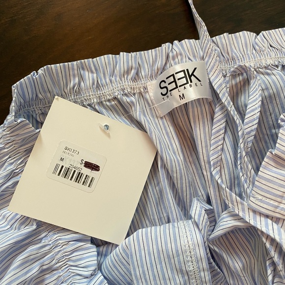 LF Stripe Crop Top - Picture 3 of 3